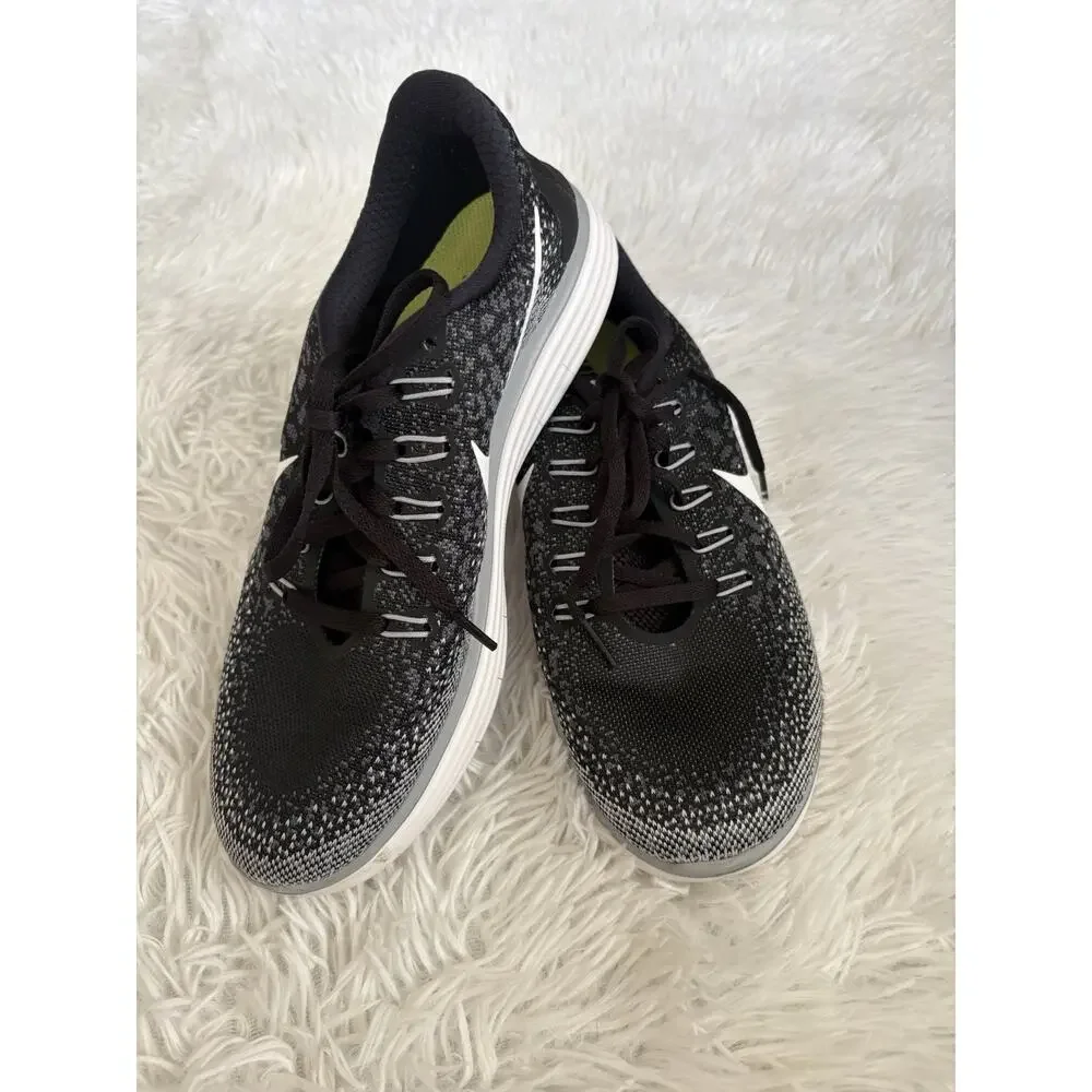 Nike Free Run Distance 9.5 Classic Black Running Sneakers. Great Pair. Comf